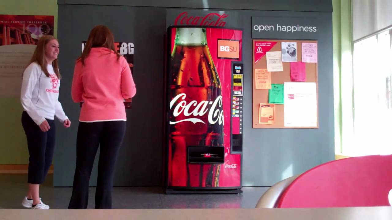 chiến dịch quảng cáo coca cola thông qua các máy bán hàng tự động